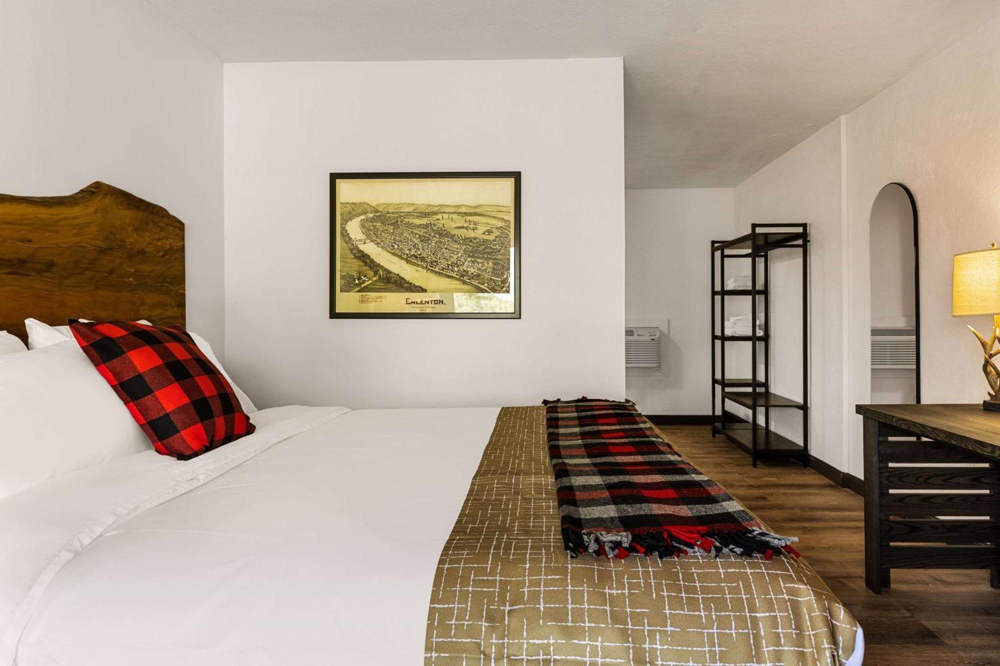 Travelodge By Wyndham Emlenton Екстер'єр фото